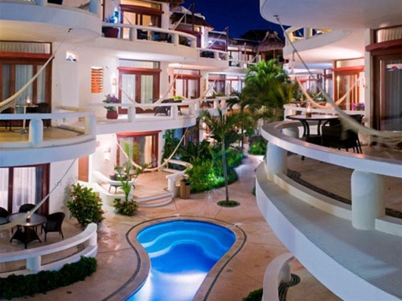 Blue Parrot Suites 普拉亚卡门 外观 照片
